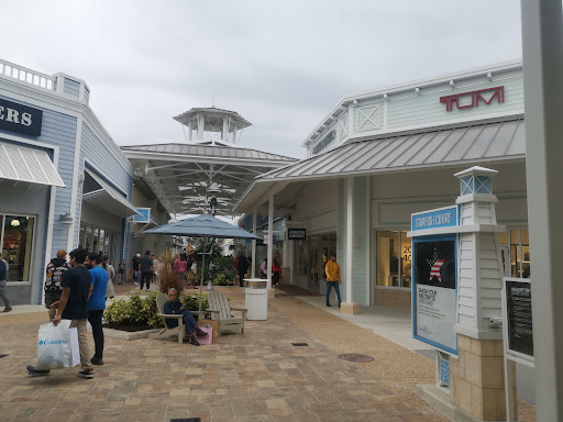 TUMI Outlet Store - Tampa Premium Outlet