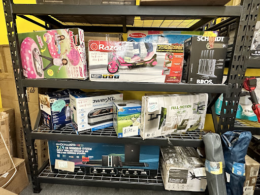 Super Mega Deals Bin Store