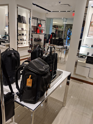 TUMI Store - Houston Galleria
