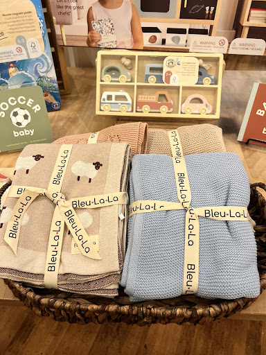 7th & Co. Essentials