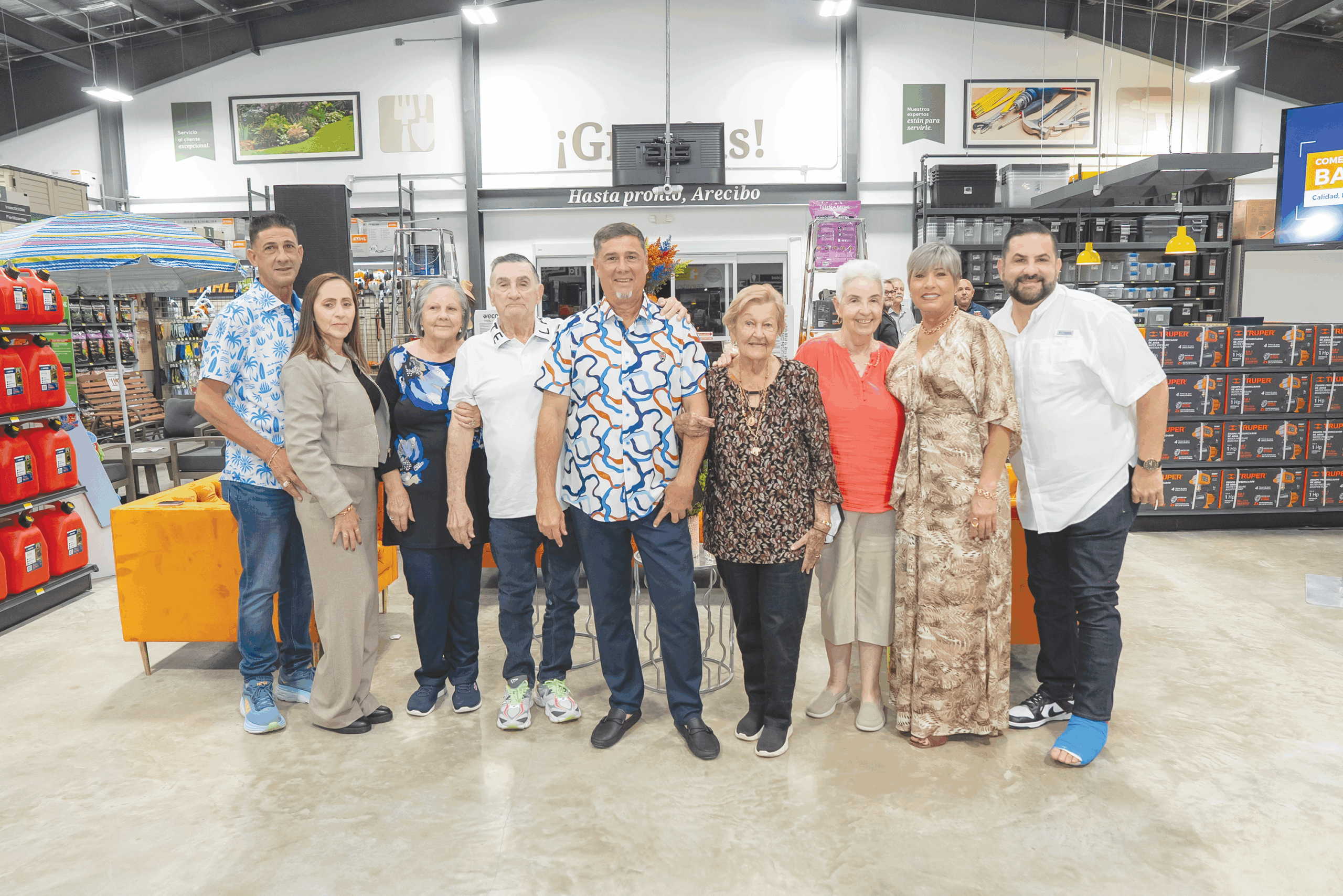 Comercial Hermanos Barreto Arecibo: Tienda y Servicios en Arecibo