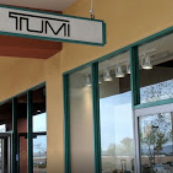 TUMI Outlet Store en Barstow: Ofertas en Maletas y Accesorios Premium