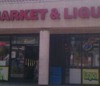 Mike Mini Market: Tienda de Licores y Productos Locales