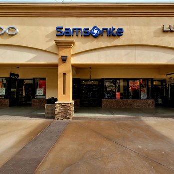 Tienda Samsonite en Desert Hills Premium Outlets – Equipaje de alta calidad