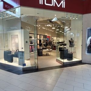 TUMI Outlet Store en Ontario Mills – Descuentos en Maletas y Accesorios de Lujo