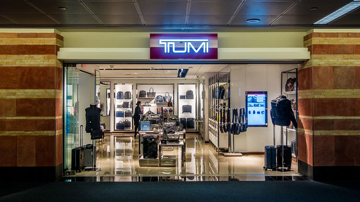TUMI Store en Phoenix Sky Harbor Airport – Tienda de equipaje premium y accesorios de viaje