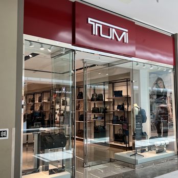 TUMI Store en Merrick Park: Tienda de Maletas de Lujo en Miami – Moda y Calidad