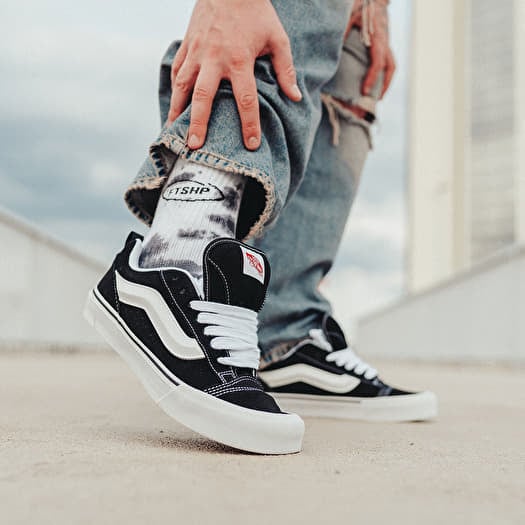 Zapatillas Vans estilo urbano: diseño clásico, colores vibrantes y comodidad para skate y streetwear