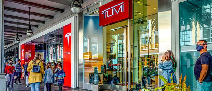 TUMI Store en Santana Row – Tienda de Maletas Premium y Accesorios de Viaje