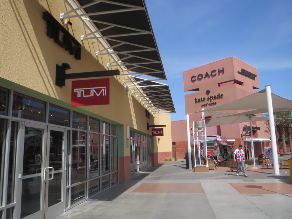 TUMI Outlet en Las Vegas Premium Outlets Norte – Ofertas de Lujo y Accesorios