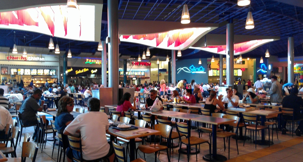 Plaza Río Hondo: Vista Espectacular del Centro Comercial en Tijuana