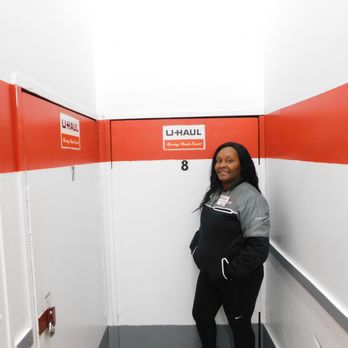 U-Haul East Paterson: Mudanzas y Almacenamiento Seguro y Económico