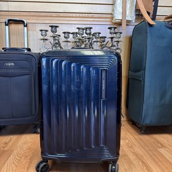 Reparación rápida y profesional de calzado, equipaje, relojes y joyas