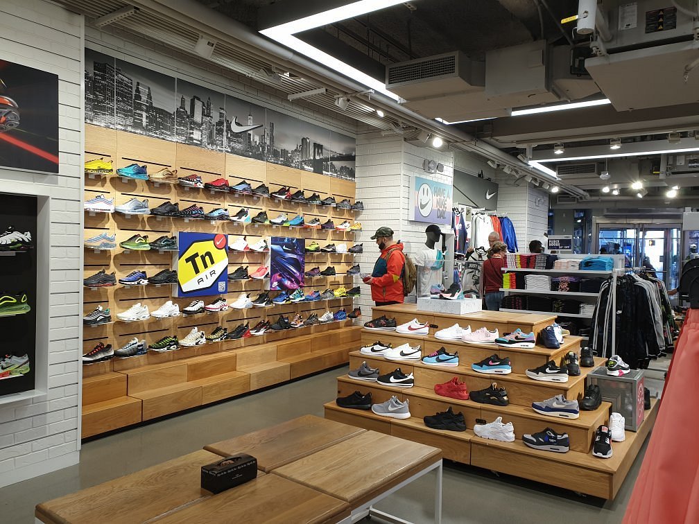 Champs Sports: Tienda de Ropa y Calzado Deportivo – Ofertas y Últimas Tendencias