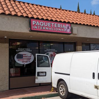 Logotipo de Paquetería Internacional Riverside – Envíos Globales Rápidos y Seguros