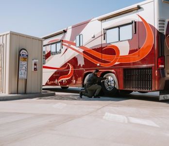 Victoria Self Storage & RV Center – Alquiler de Trasteros y Servicios para RV en Victoria