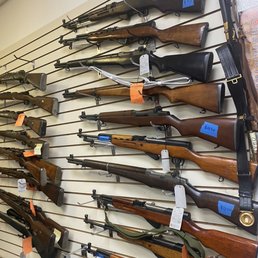 Tienda de armas y artículos deportivos Rowland – Rowland Sporting Goods