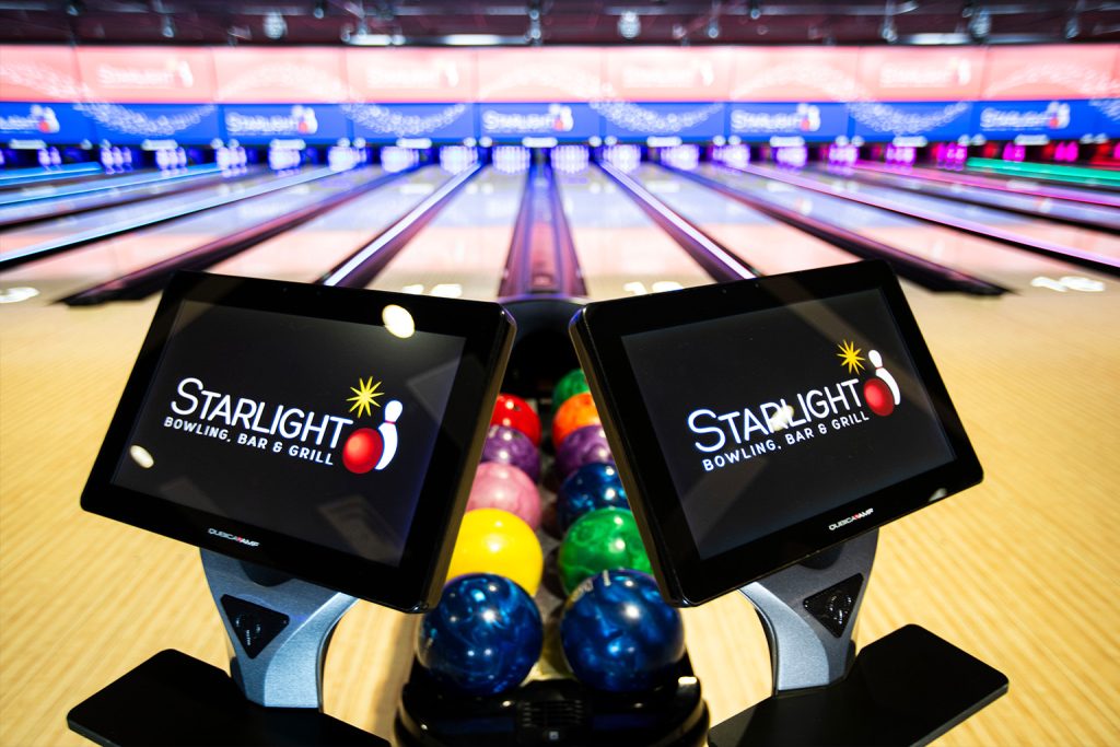 Starlight Bowling Center: ¡Pista de Bolos Iluminada y Divertida!