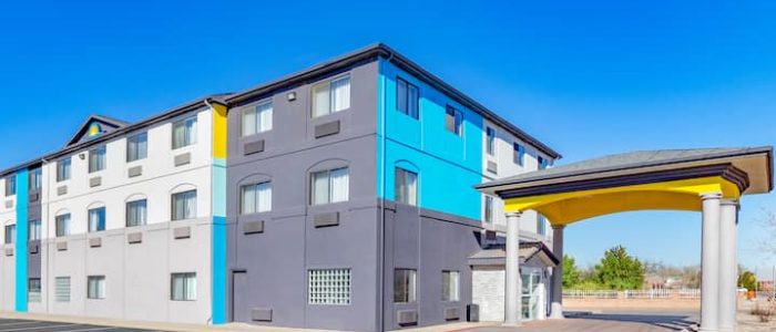 Days Inn by Wyndham Bernalillo: Hotel Cómodo cerca de Albuquerque