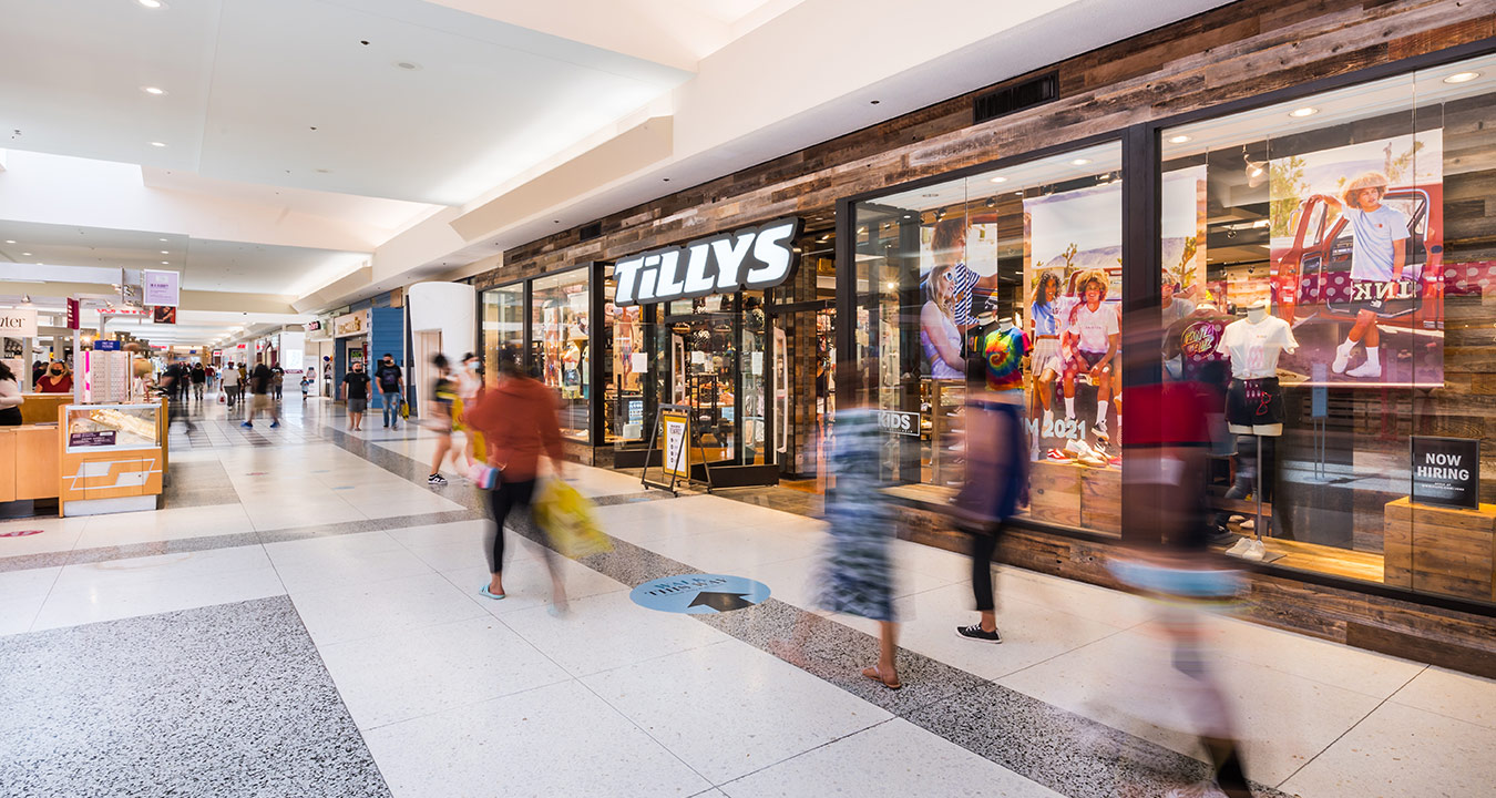 Inland Center – Centro comercial moderno con tiendas de moda, gastronomía y ocio