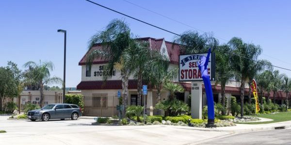 E Street Self Storage: Alquiler de Trasteros Seguros y Económicos en la Ciudad
