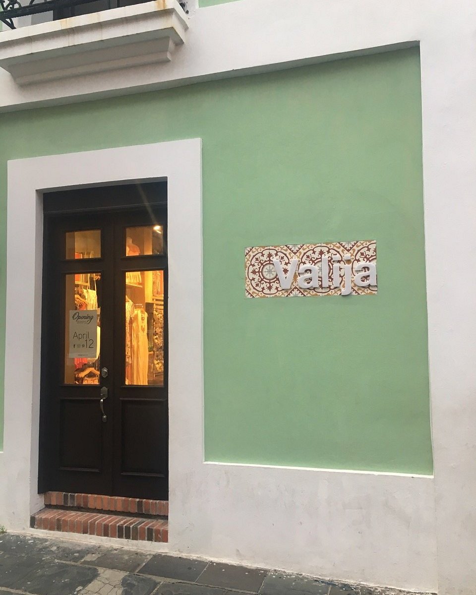 Valija vintage en el corazón de Viejo San Juan – historia y estilo caribeño