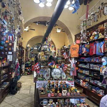 Souvenir Outlet Puerto Rico – Regalos típicos, artesanía local y recuerdos imperdibles
