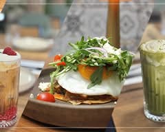 Nashelly: moda y belleza, tendencias 2024, estilo único