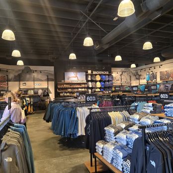 Descubre The North Face en Carlsbad Premium Outlets – Ofertas exclusivas y estilo outdoor