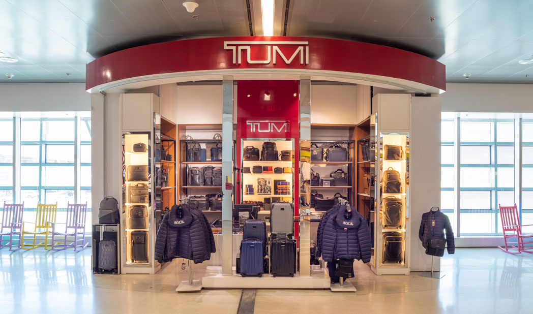 TUMI Store en el Aeropuerto Internacional de Miami – Tienda de equipaje de lujo