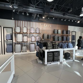 TUMI Outlet Store en Las Vegas South – Ofertas de Equipaje y Accesorios de Lujo