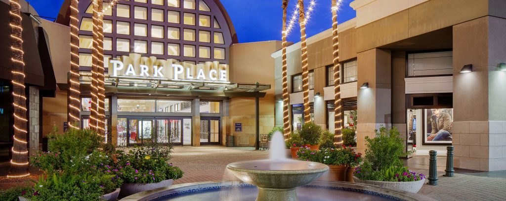Park Place Mall: Centro comercial moderno con tiendas de lujo, gastronomía y entretenimiento