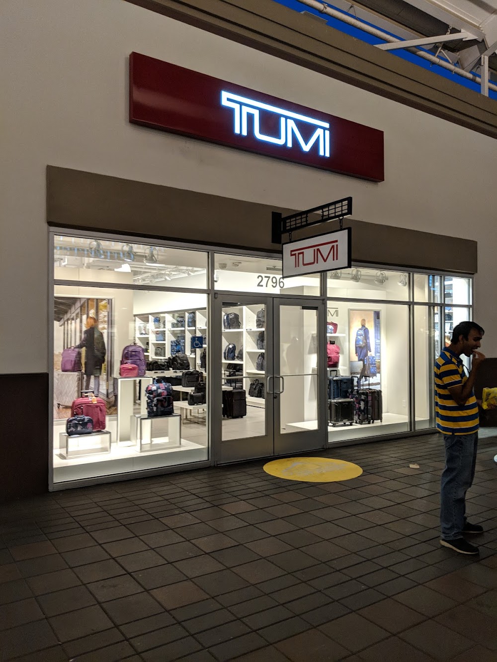 TUMI Outlet Store en San Francisco Premium Outlets: Ofertas Imperdibles