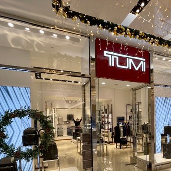 TUMI Store en Hudson Yards: Tienda de lujo con equipaje premium en Nueva York