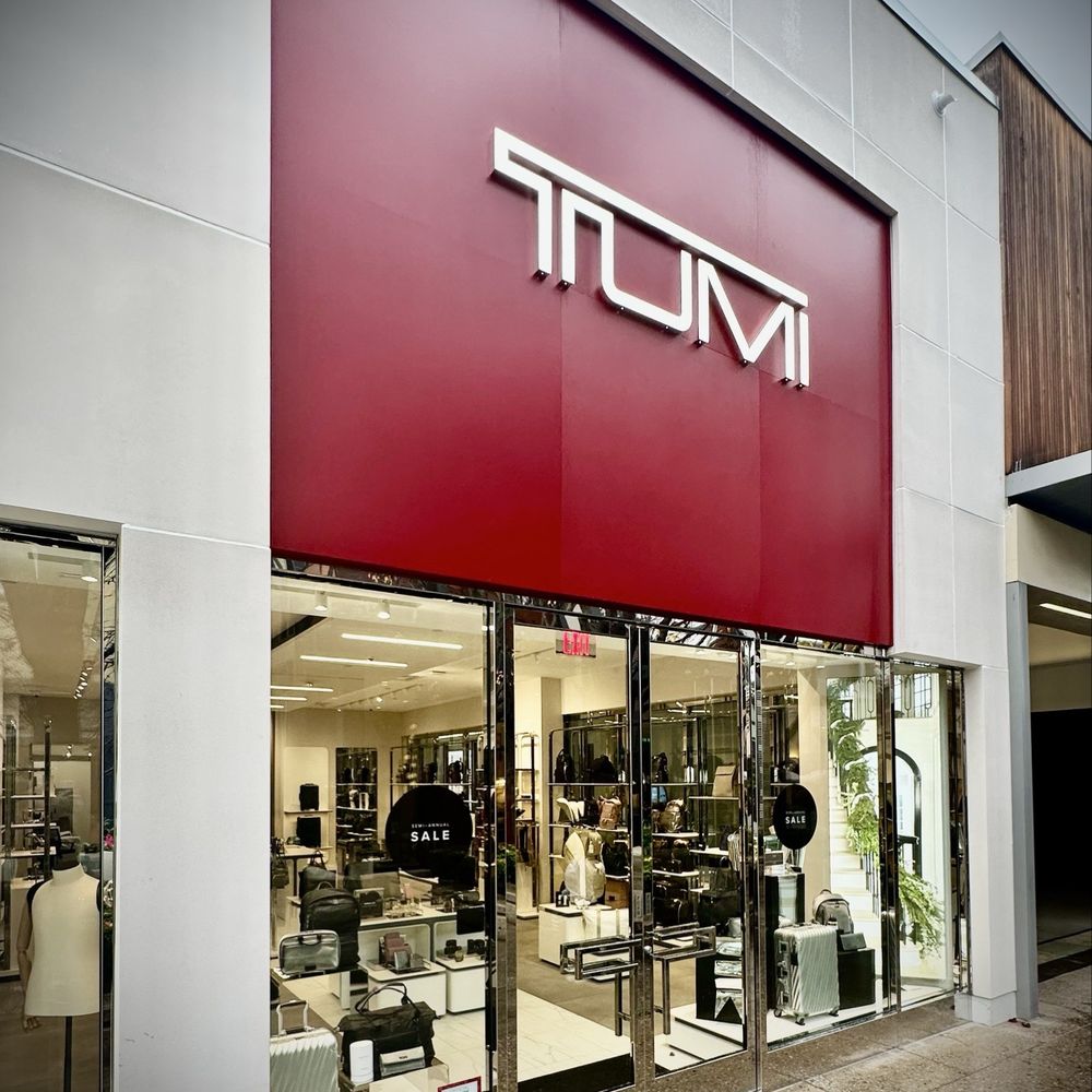 TUMI Outlet Store en Great Mall: Ofertas de Maletas y Accesorios de Lujo