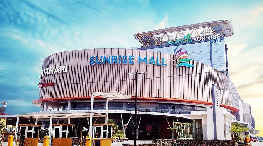 Atardecer Espectacular en Sunrise Mall: Amanecer Tropical Impresionante