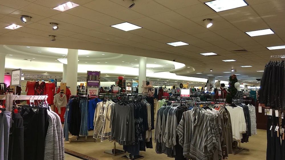 Dillards en Sunrise Mall: Tienda de Moda y Ofertas Exclusivas