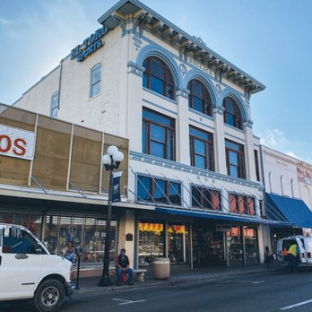 El Toro Sporting Goods, Inc.: Equipos Deportivos de Calidad Premium