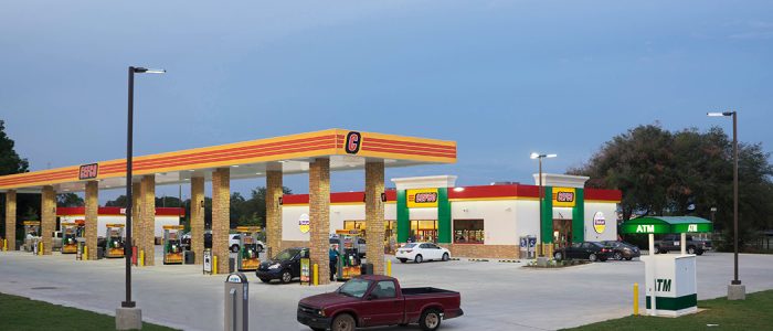 CEFCO Travel Center: Gasolinera y Tienda de Conveniencia en Ruta