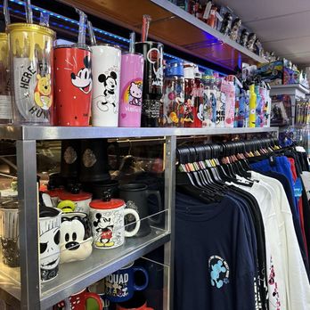 Mickey & Me Outlet en Park Vue Inn: Descuentos Disney Imperdibles