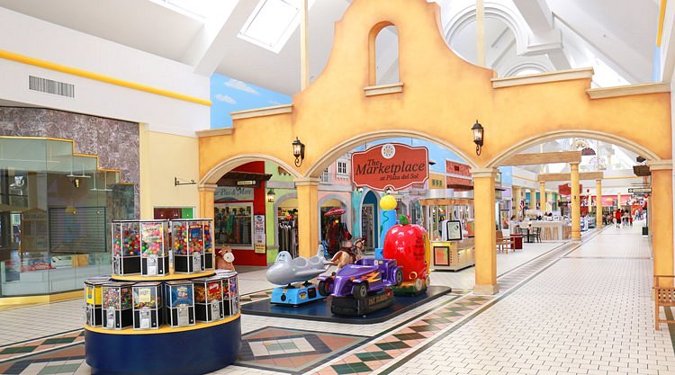 Plaza del Sol Mall: Compras, Ofertas y Entretenimiento en el Corazón Comercial