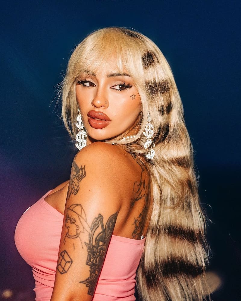 DLIZZ: Moda Exclusiva y Elegante para Mujeres Modernas