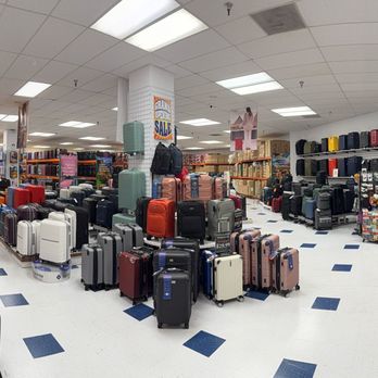 Almacén de Equipaje en Miami – Luggage Warehouse: Soluciones de Almacenamiento y Transporte