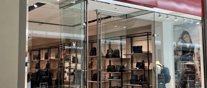 TUMI Store Brickell: Tienda de Equipaje de Lujo en Miami – Compra Accesorios Premium