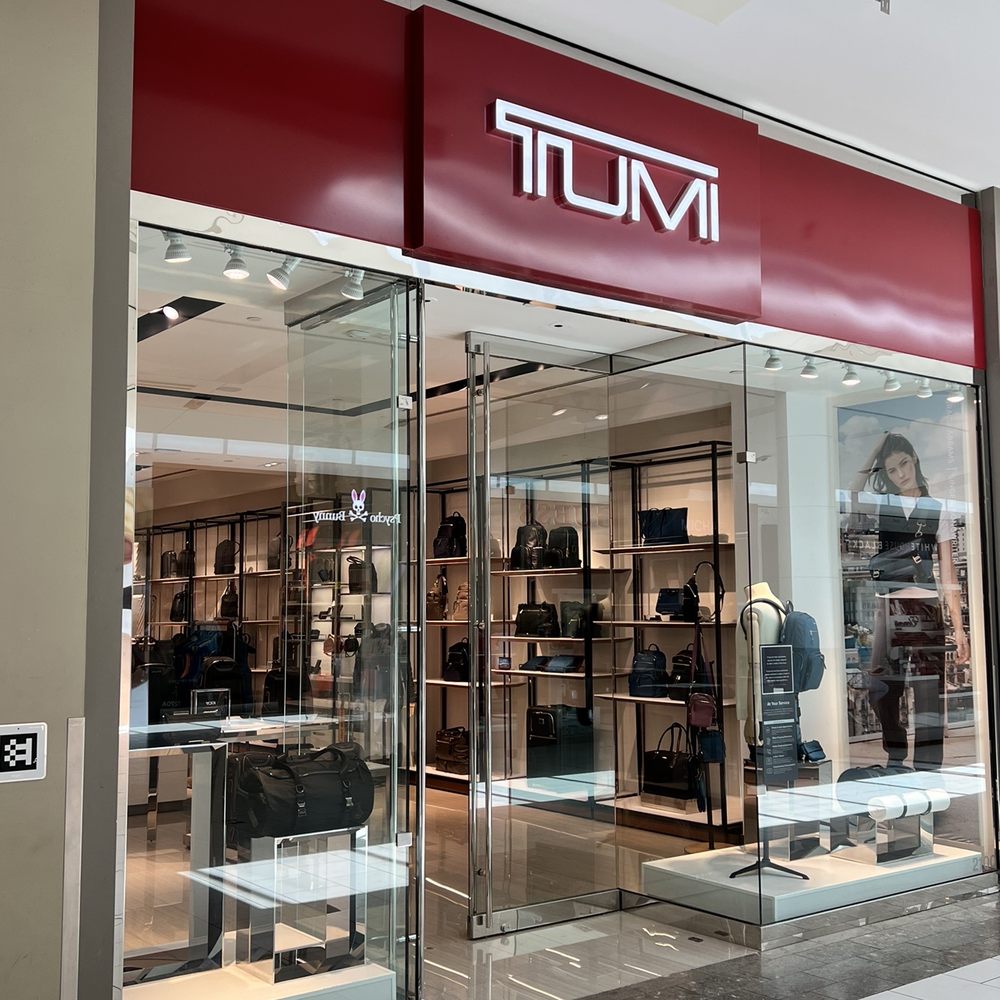 TUMI Store Brickell: Tienda de Equipaje de Lujo en Miami – Compra Accesorios Premium