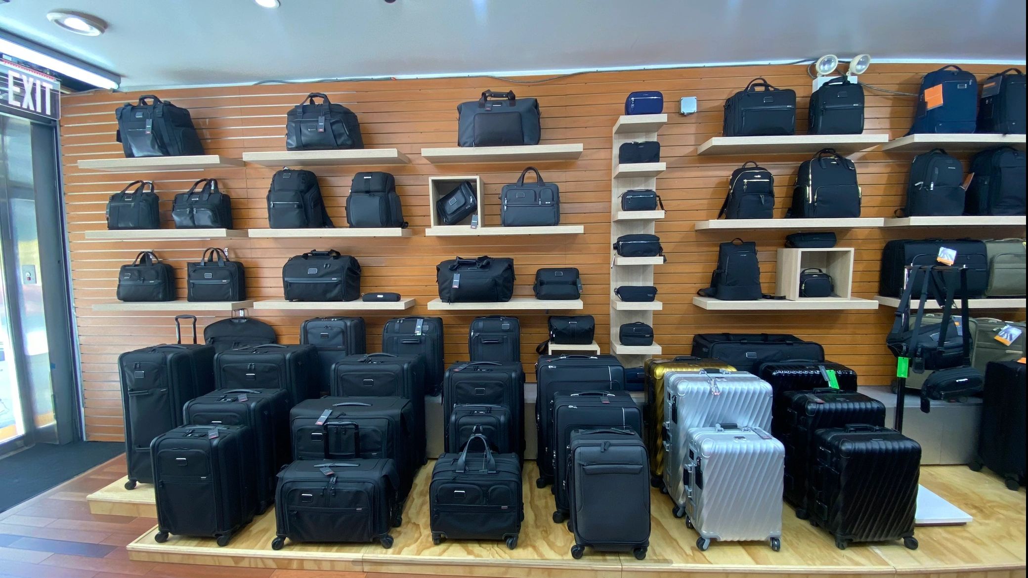 TravelLane Luggage: Maletas de Viaje Resistentes y Elegantes - Calidad Premium